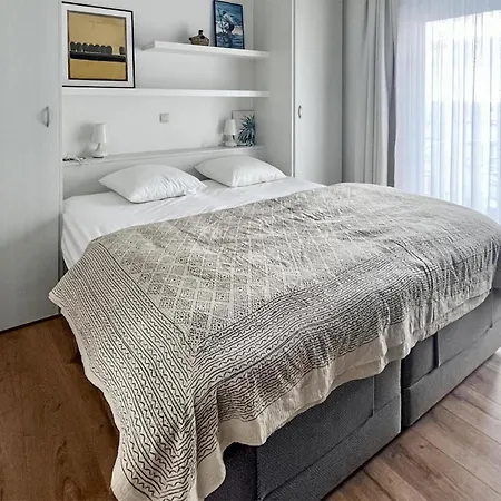 Appartement 2 Bedroom Lovely In *