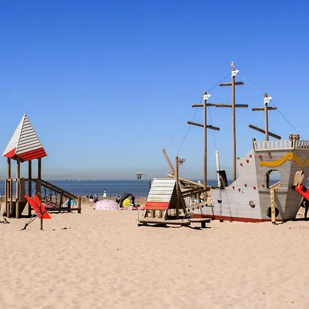 Apartment 2 Bedroom Lovely In *