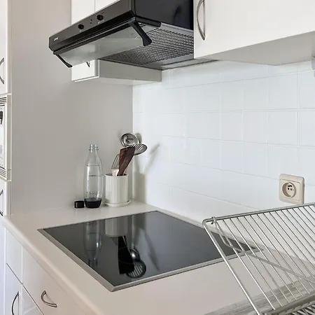 2 Bedroom Lovely In Appartement *