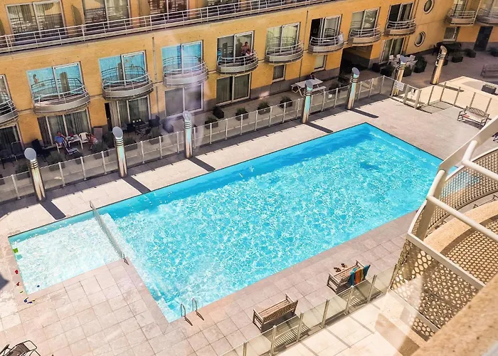 דירה 2 Bedroom Lovely In *