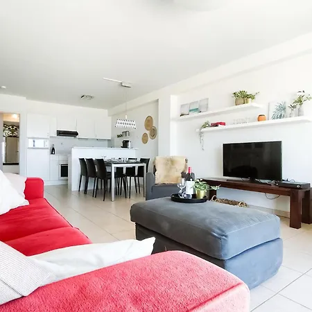 2 Bedroom Lovely In