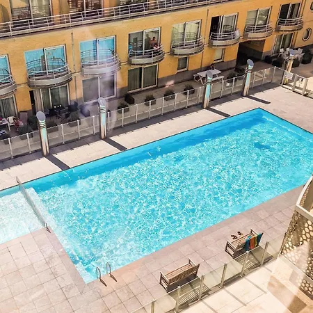 Apartment 2 Bedroom Lovely In *