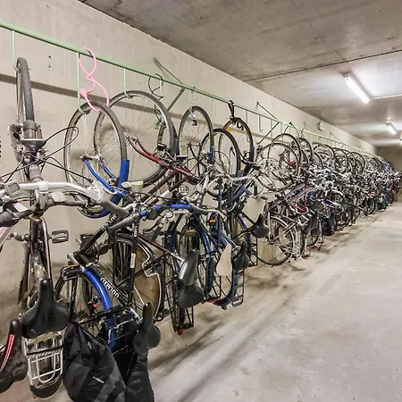 Apartment 2 Bedroom Lovely In *