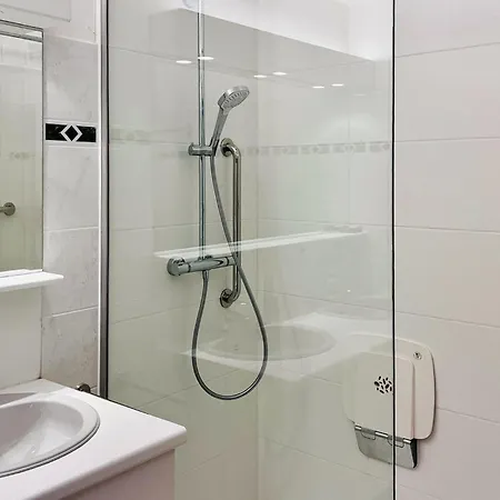 2 Bedroom Lovely In